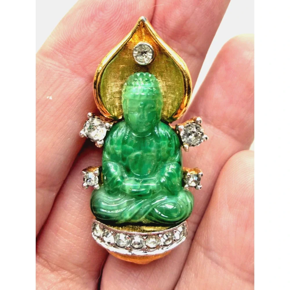 Vtg Unsigned Jomaz Gold Tone, Jadeite & Rhinestone Buddha Brooch